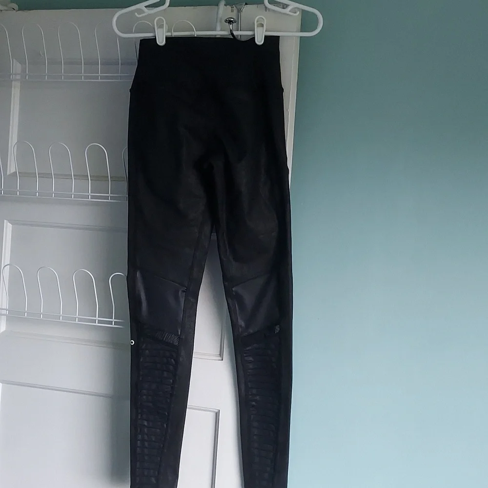 Alo High-Waist Moto Leggings Black Glossy 28